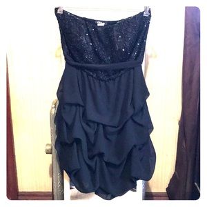 NWOT PROM/FORMAL COCKTAIL DRESS